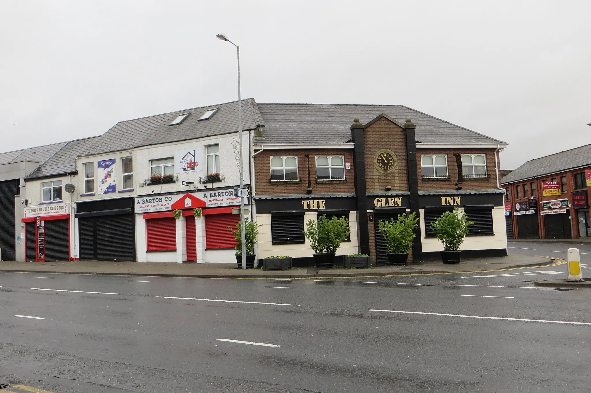 Photo showing: Antrim Road