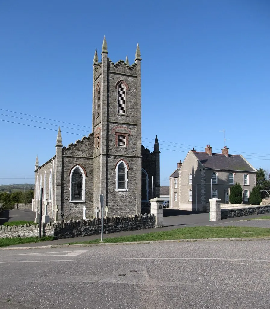 Photo showing: Annaclone Catholic Chapel and Presbytery