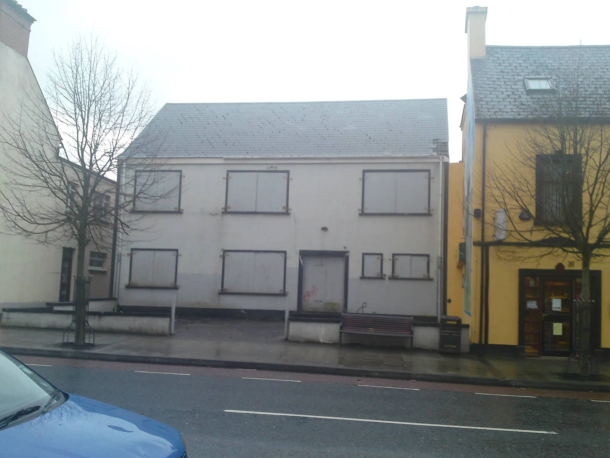 Photo showing: A orange hall in Dungivens Main Street.It appears to be unused as there is no orange parades in Dungiven and he vllage itself has a majority catholic population.As of September 2009 is has been demolished