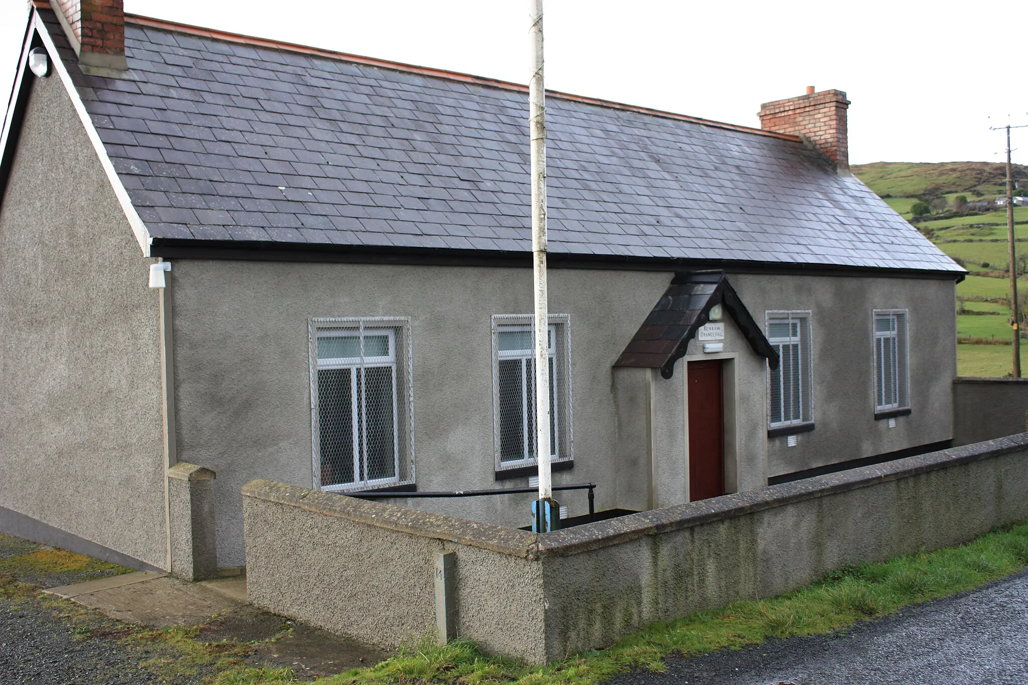 Photo showing: Benraw Orange Hall, Slievenaboley Road (opposite the junction with Legananny Hall Road), County Down, Northern Ireland, December 2009