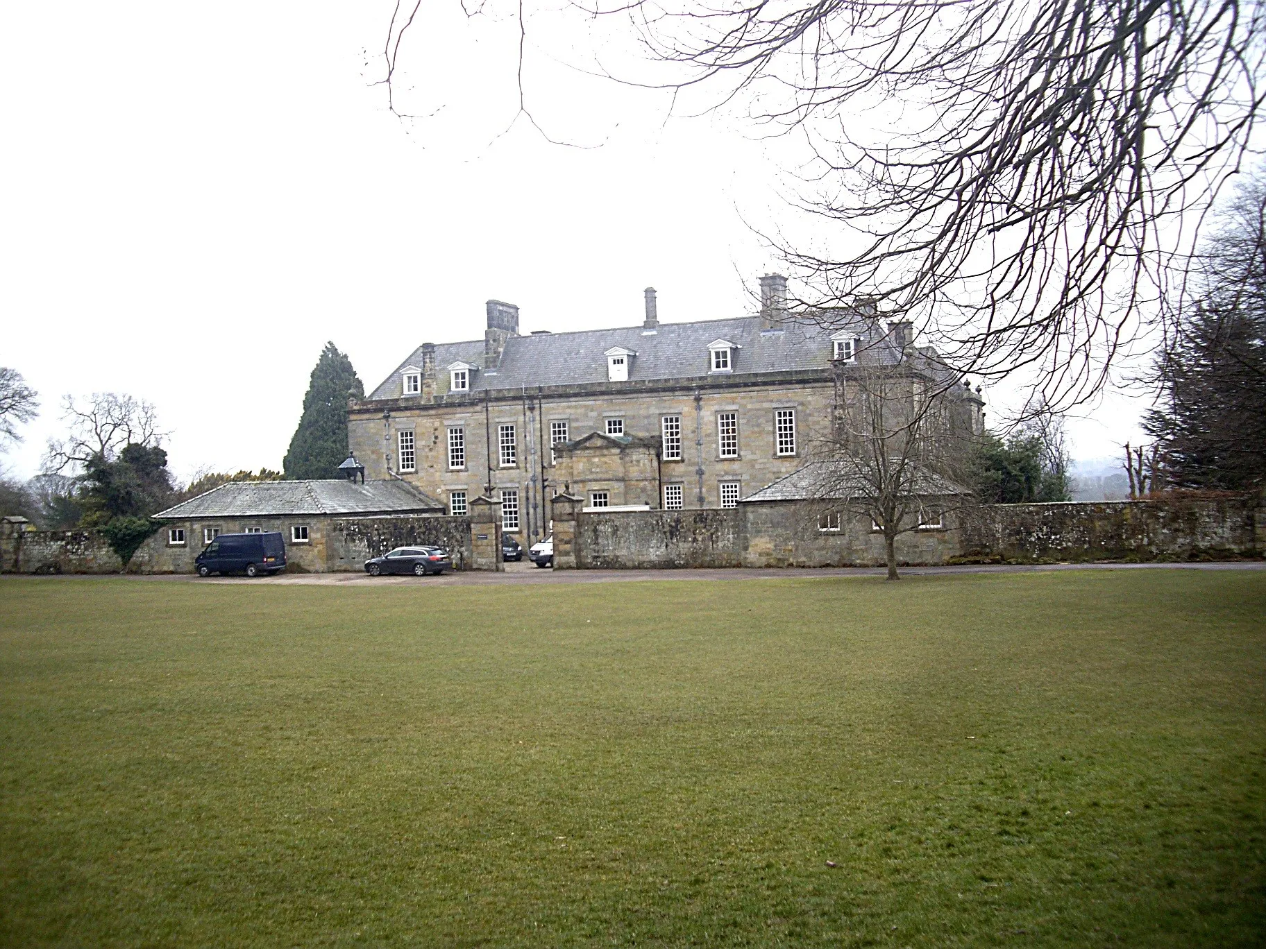 Photo showing: The house and courtyard at Wallington