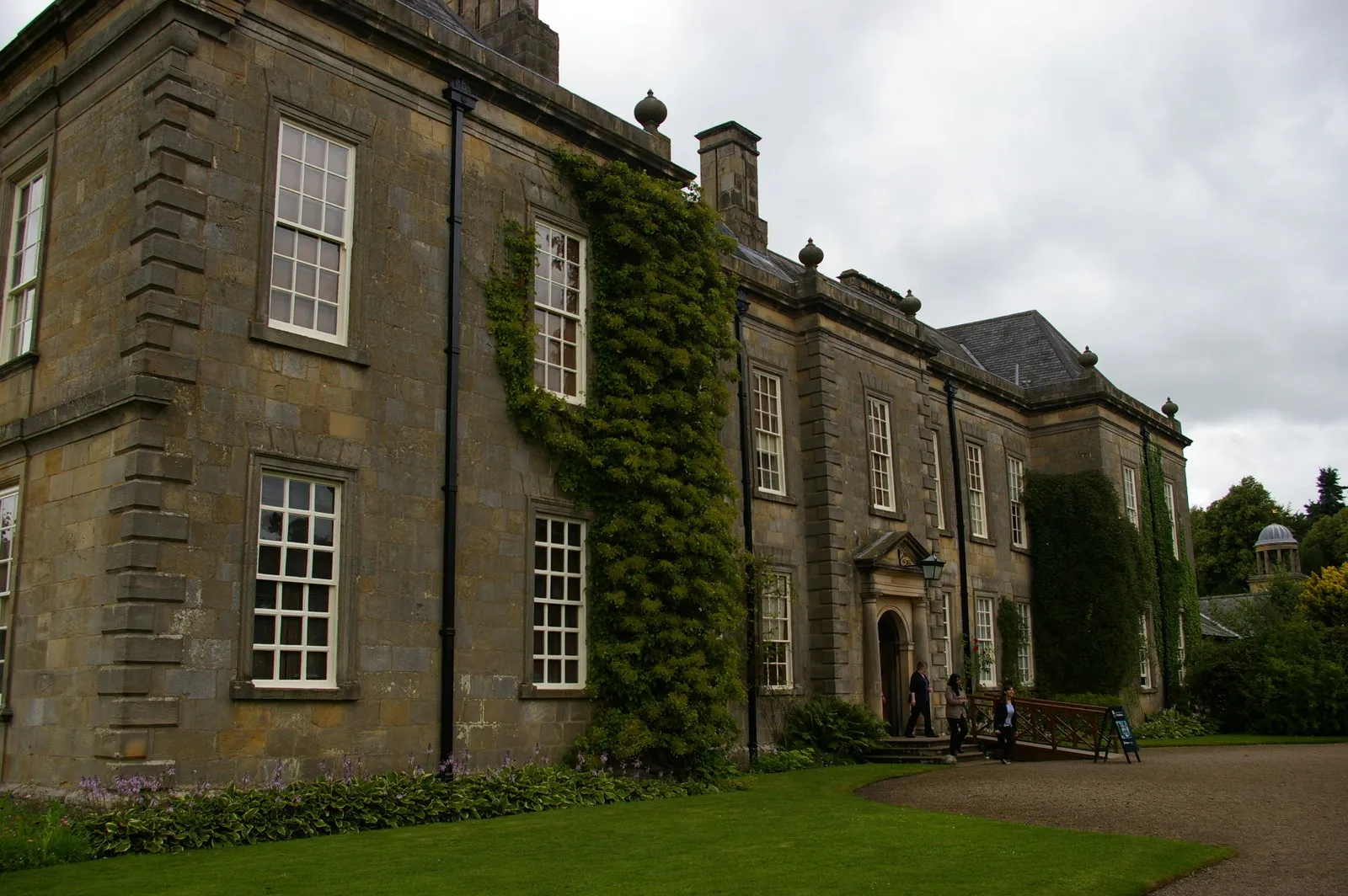 Photo showing: Wallington Hall, east front