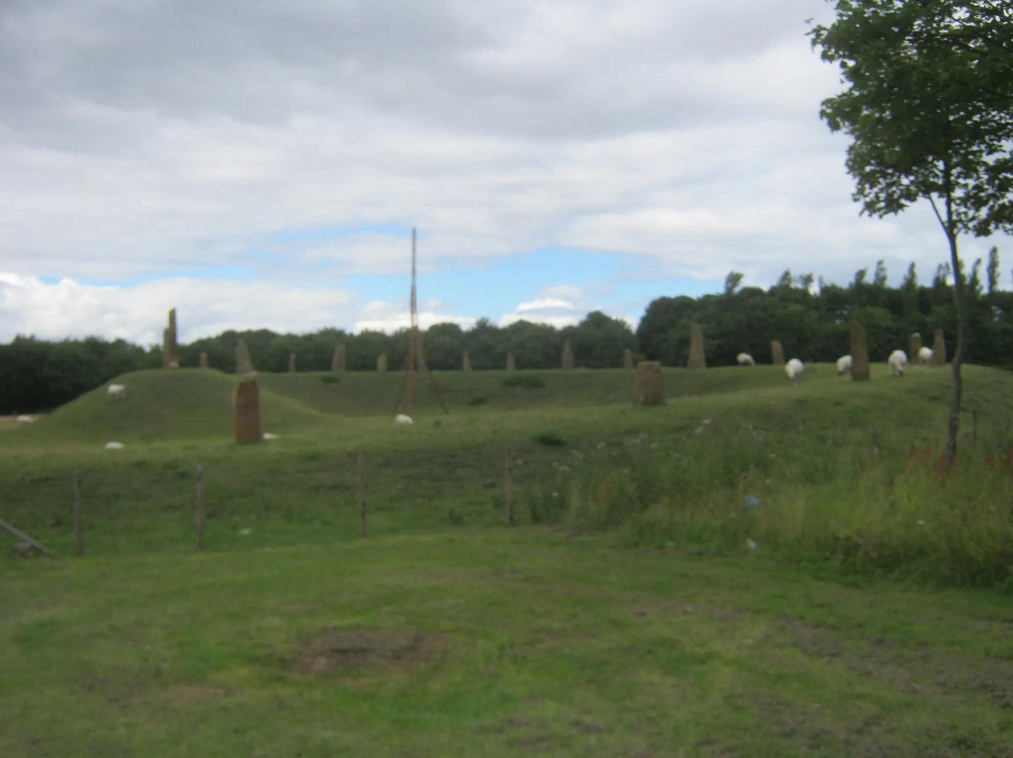 Photo showing: Day Will Come sculpture at Lambton Park