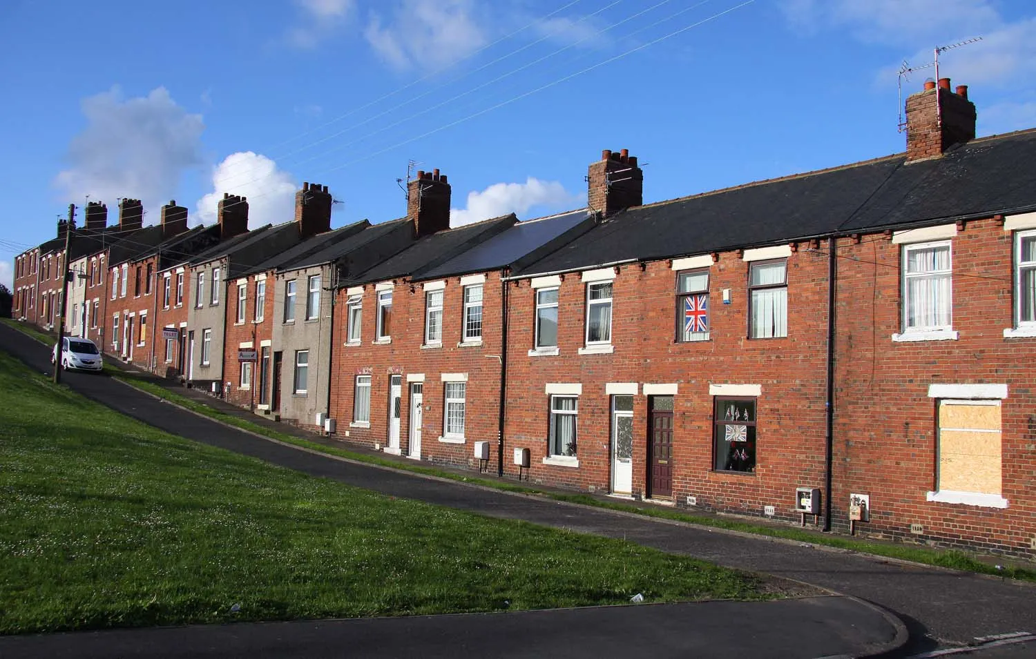 Photo showing: Angus Street in Easington Colliery