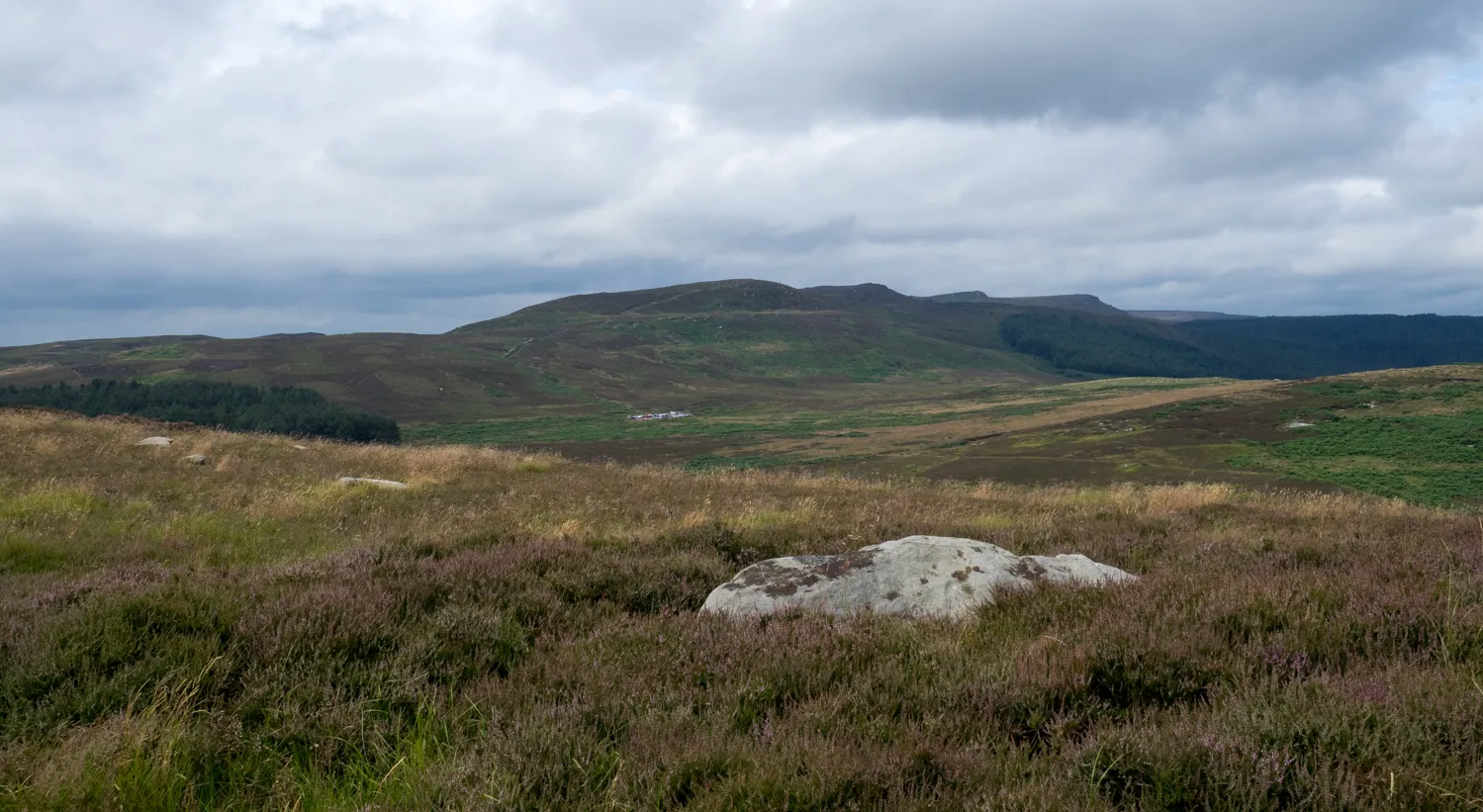 Photo showing: Summit area of Garleigh Hill