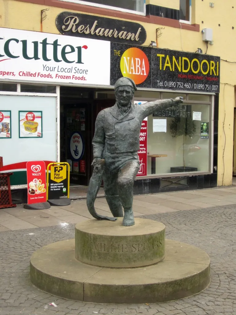 Photo showing: Willie Spears Statue, Eyemouth
