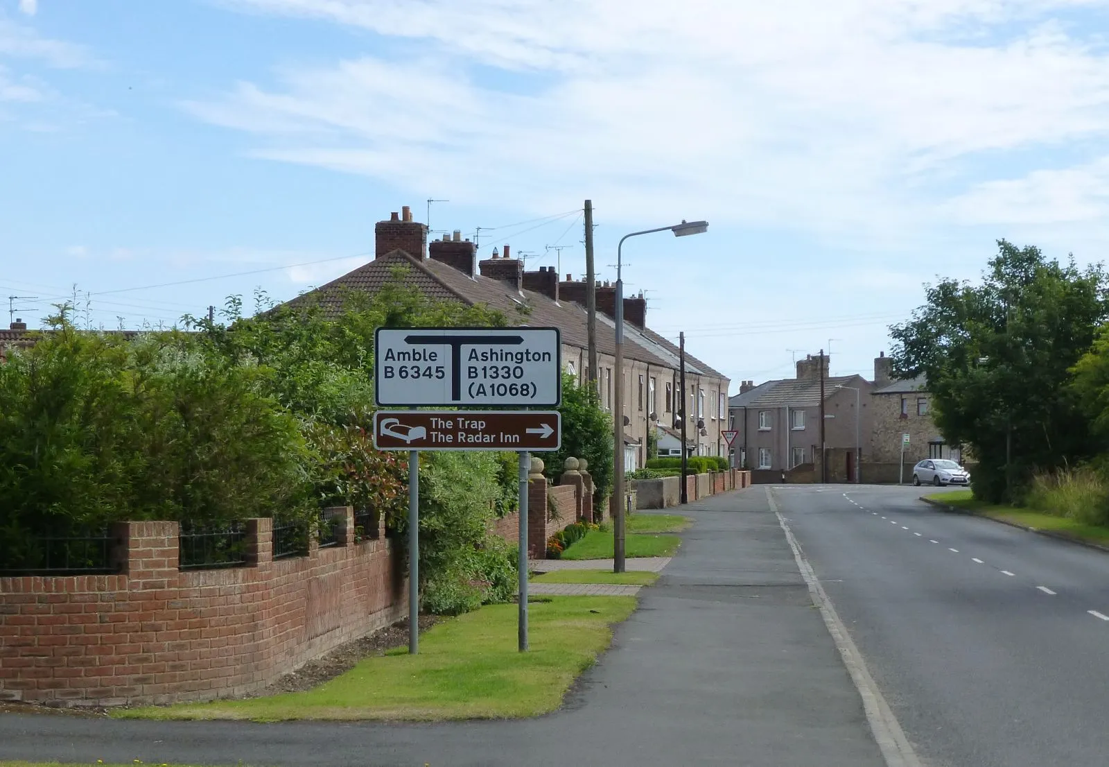 Photo showing: Broomhill village