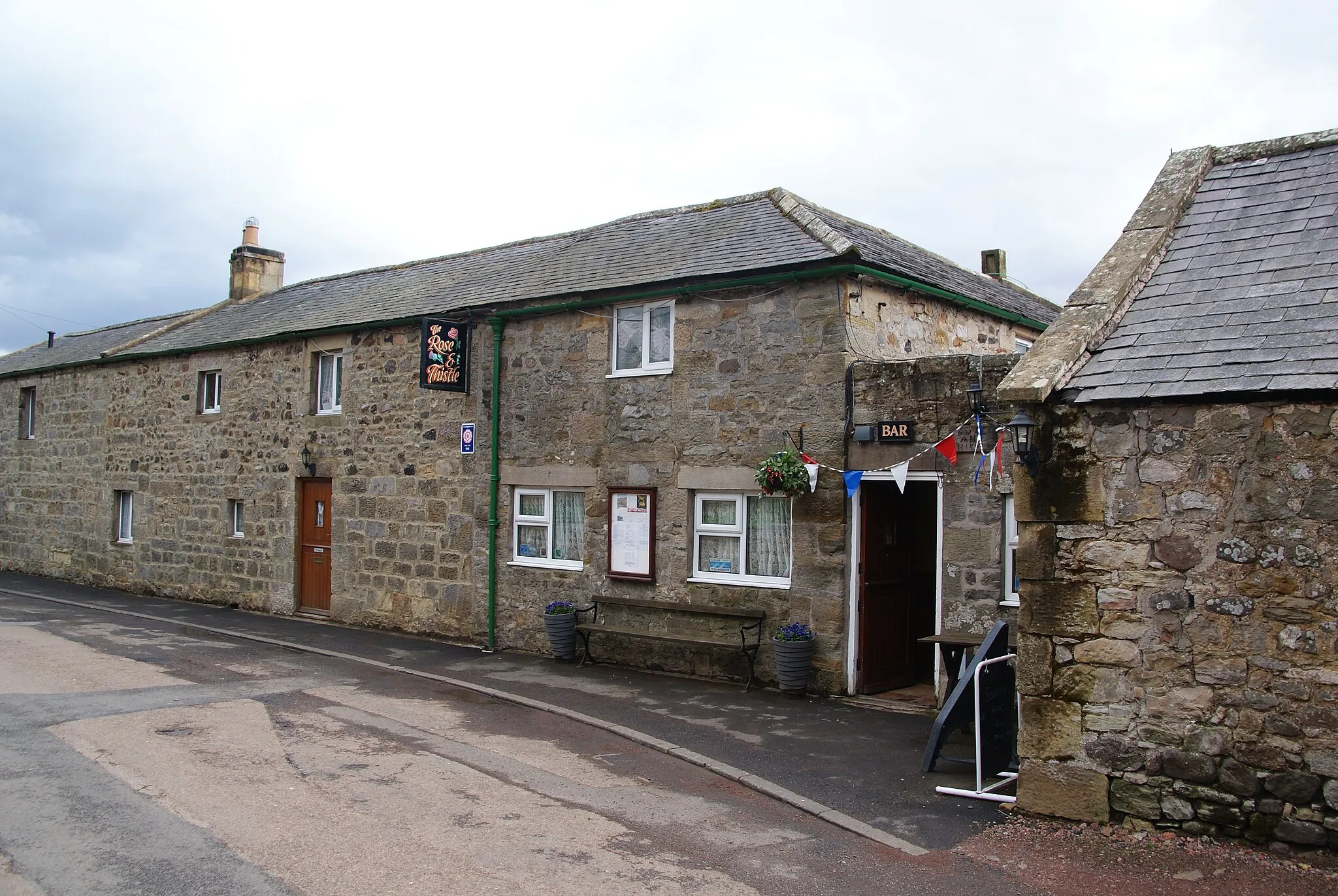 Photo showing: The Rose and Thistle, Alwinton