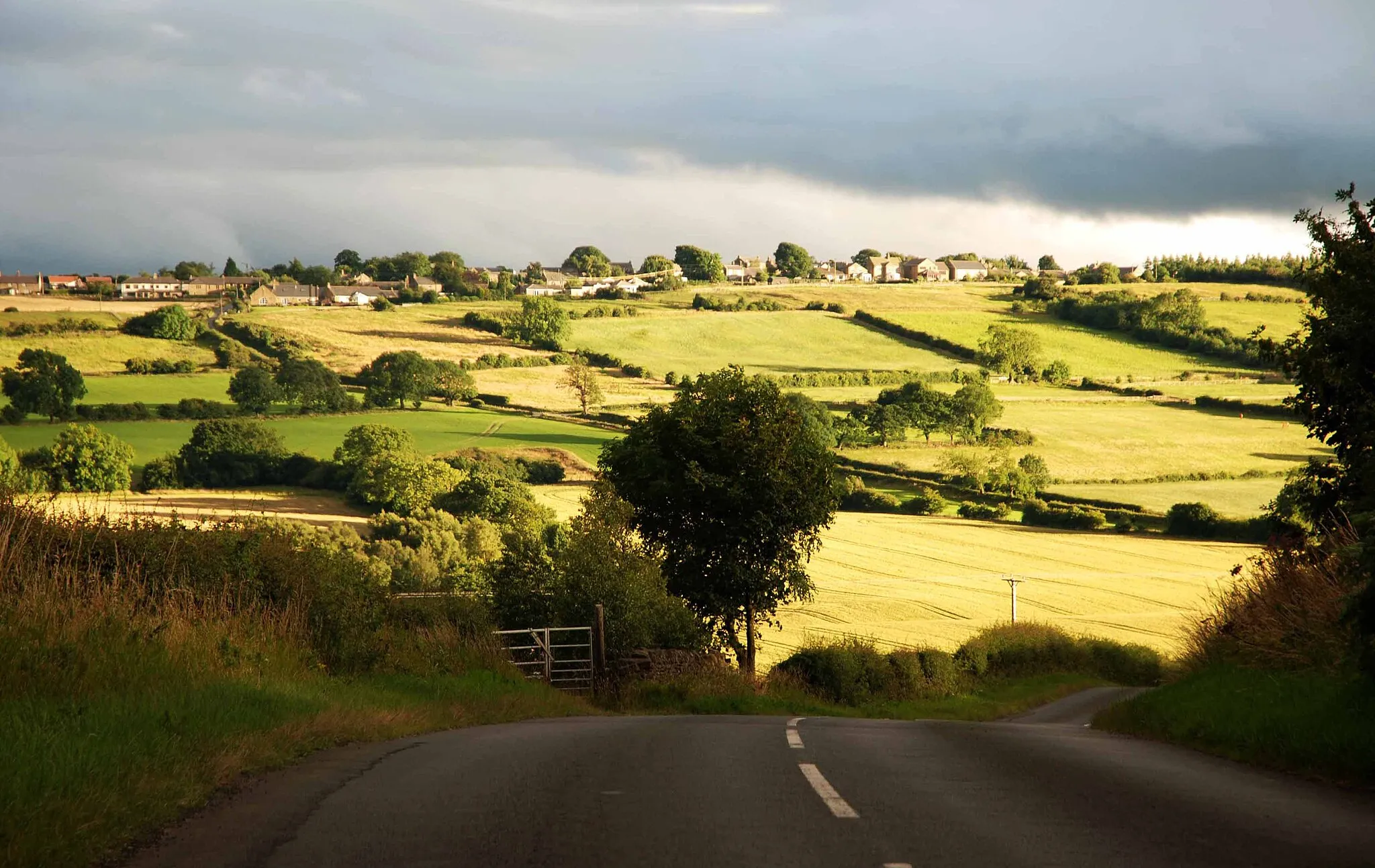 Photo showing: Hedley on the Hill : a linear village atop a ridge