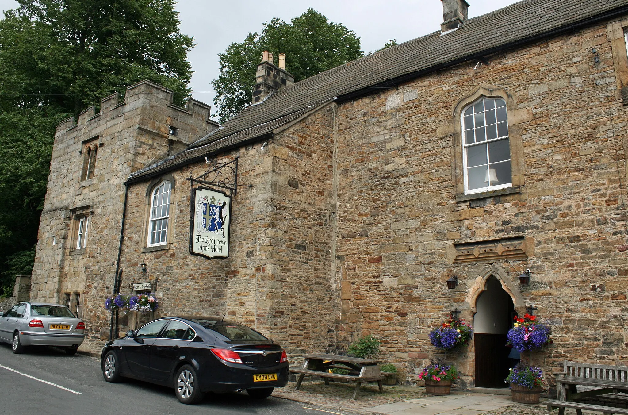 Photo showing: The Lord Crewe Arms Hotel, The Square, Blanchland