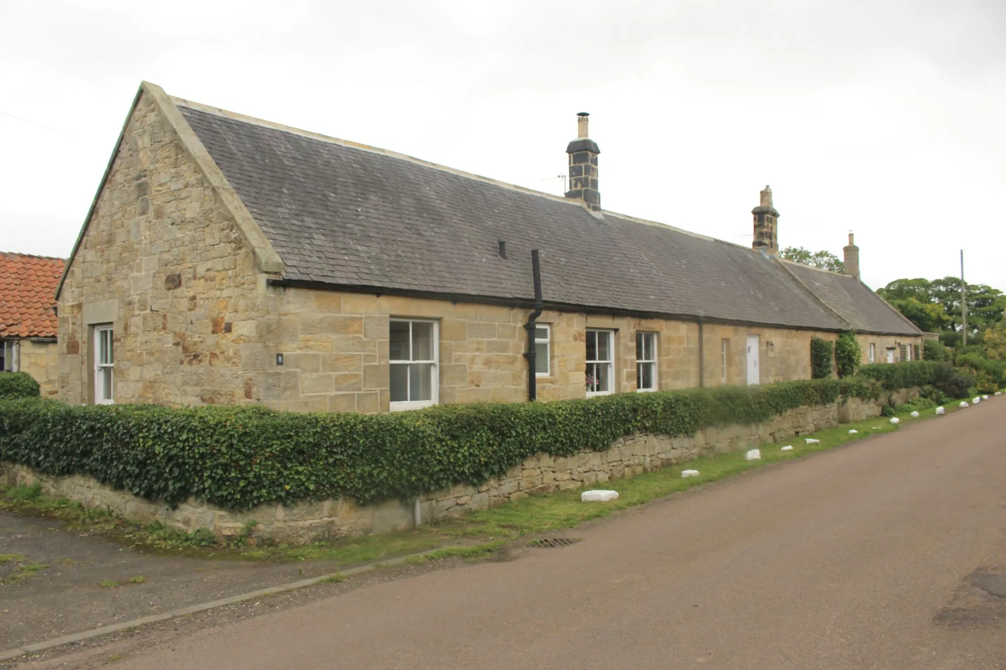 Photo showing: Cottages, Guyzance