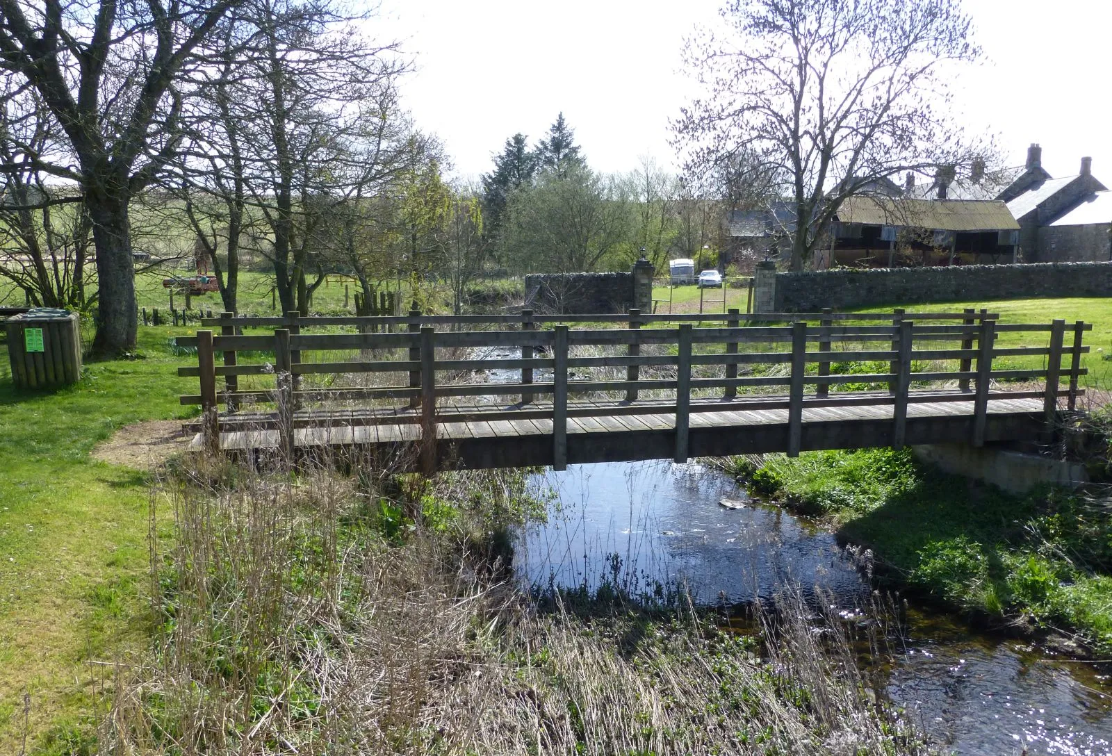 Photo showing: Footbridge over Elsdon Burn