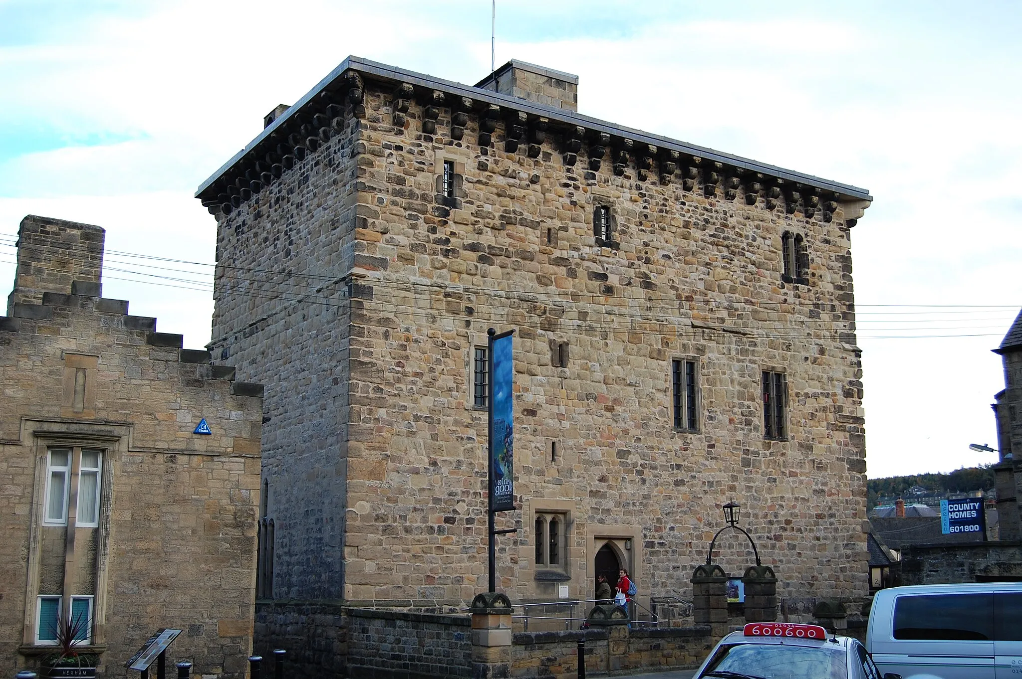 Photo showing: Hexham Gaol, said to be the oldest purpose-built prison in the United Kingdom. It's currently a prison museum.