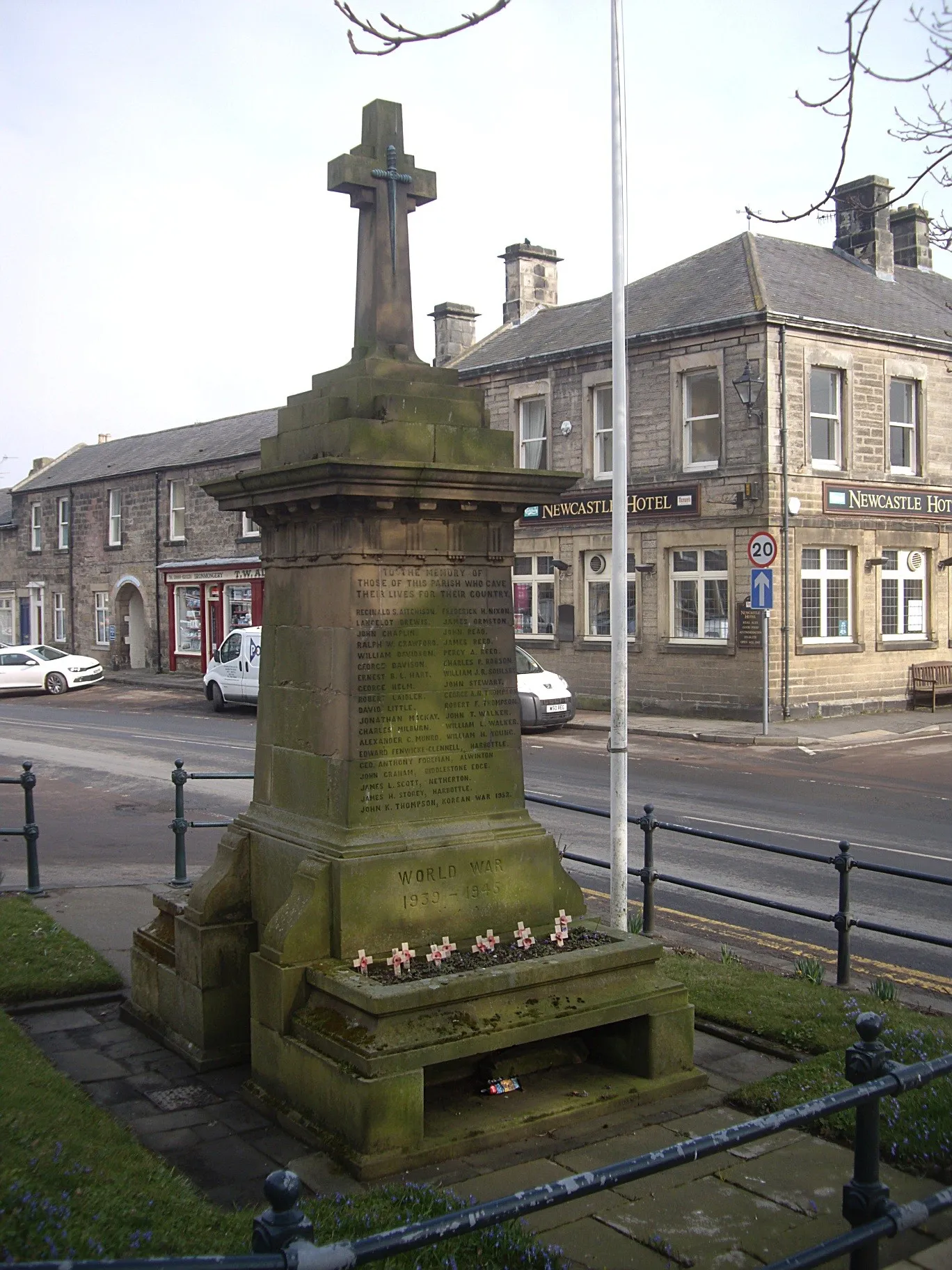 Photo showing: War Memorial, Rothbury