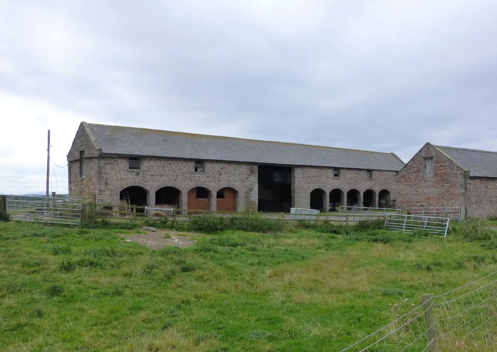 Photo showing: Farm buildings at Goswick
