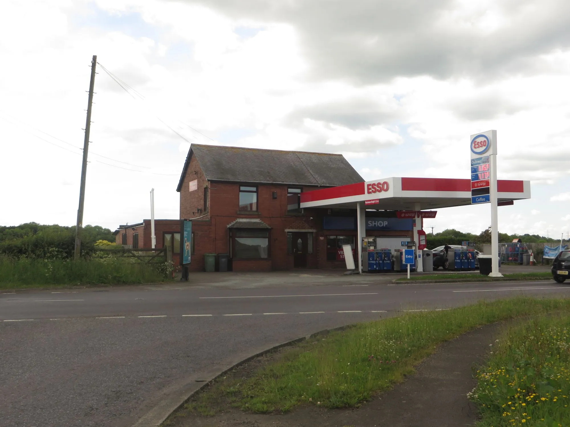Photo showing: Petrol Station, Nedderton