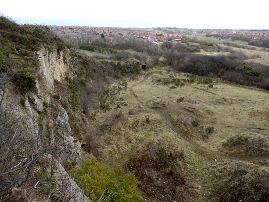 Photo showing: Old quarry, Tunstall Hills
