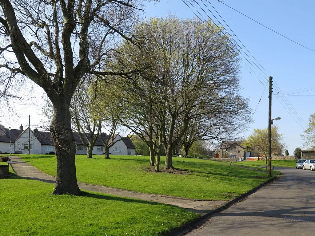 Photo showing: Village green at Overhill from Station Road