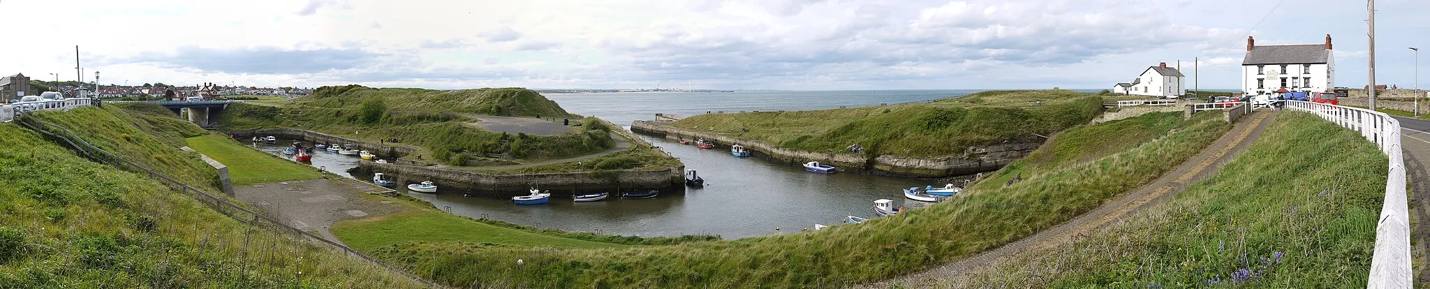 Photo showing: Seaton Sluice harbour