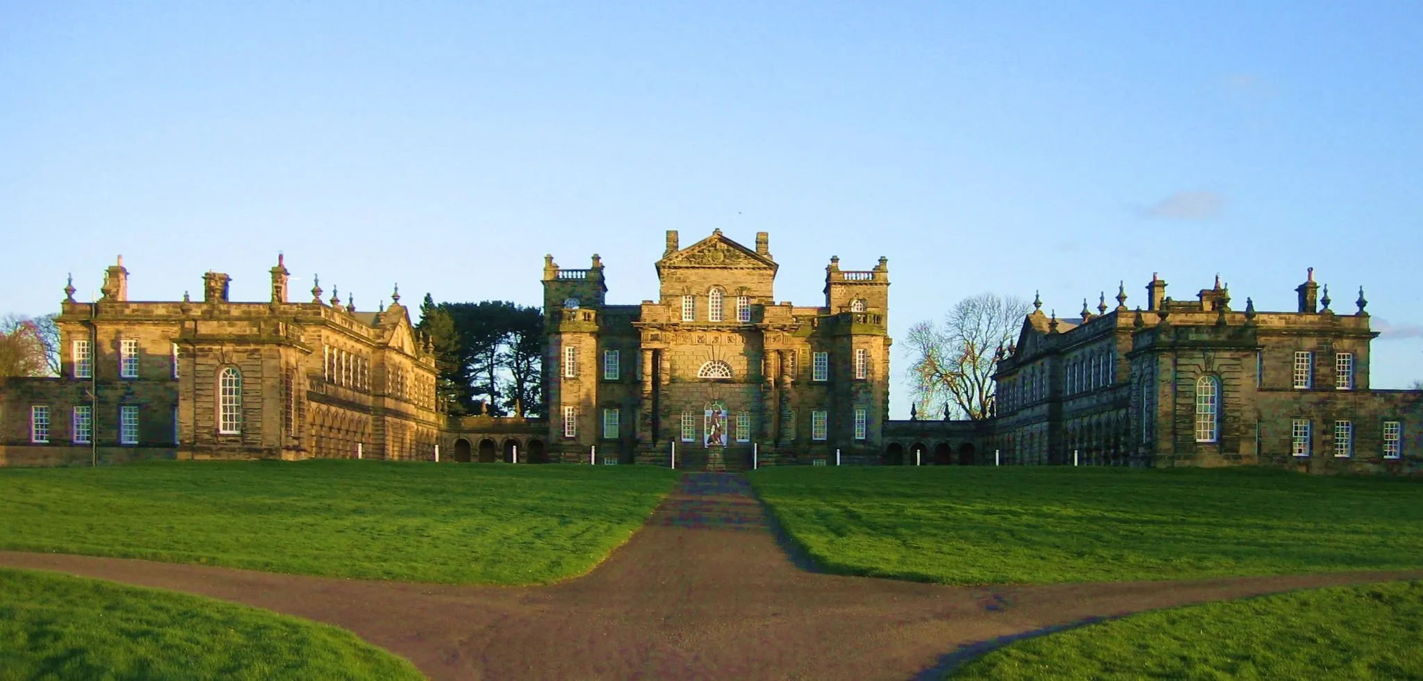 Photo showing: Seaton Delaval Hall - all from north