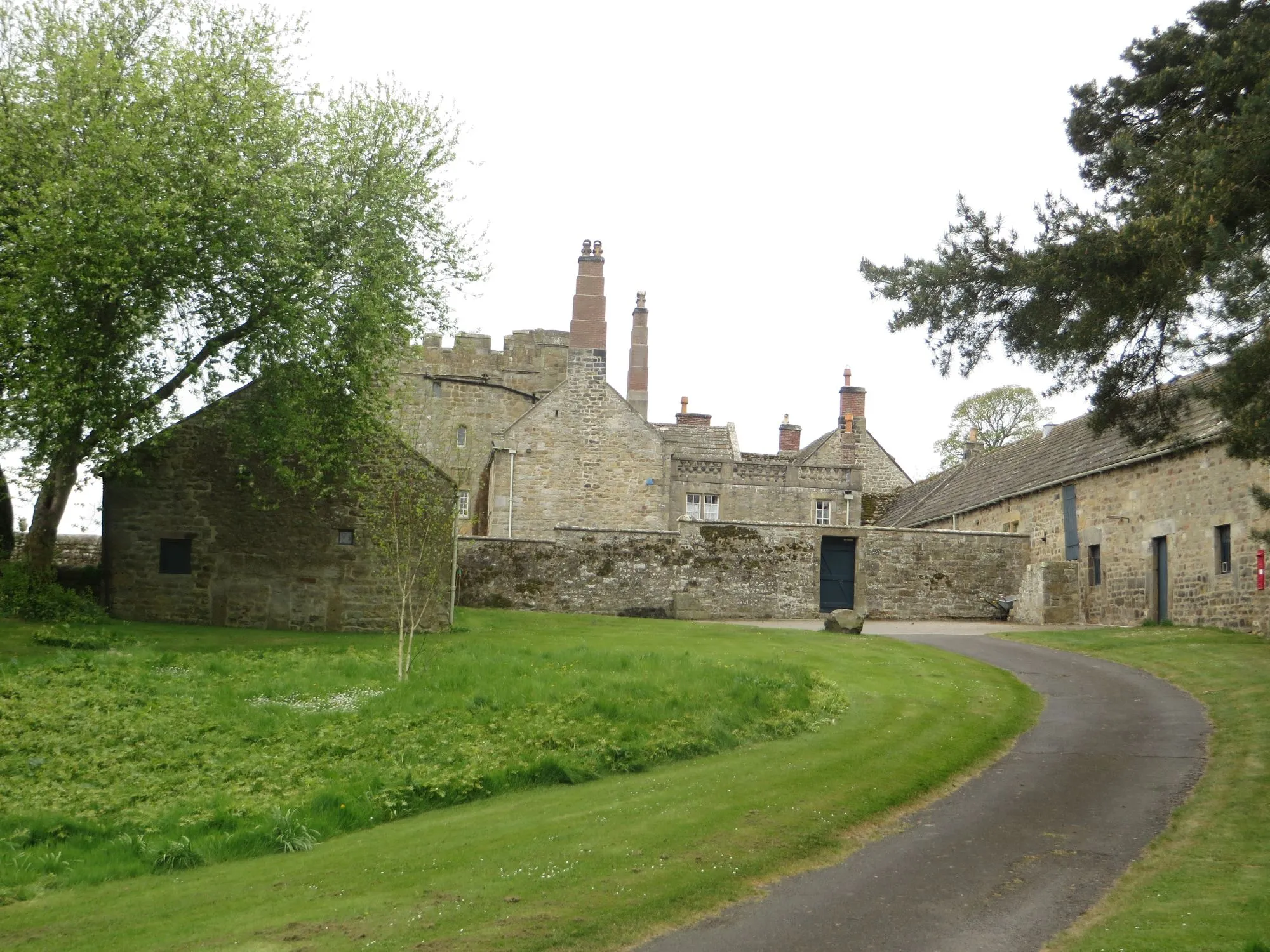 Photo showing: Halton Castle
