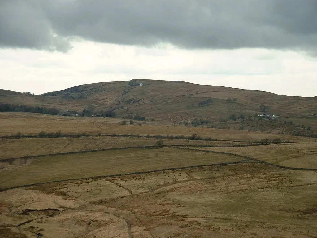 Photo showing: Whinny Fell from Tindale Tarn From track by Tindale Tarn to dwelling near top of Whinny Fell.