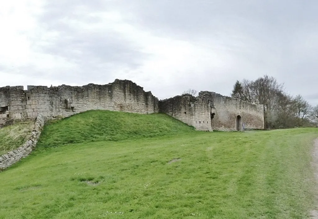 Photo showing: Outer wall of Aydon Castle, Northumberland