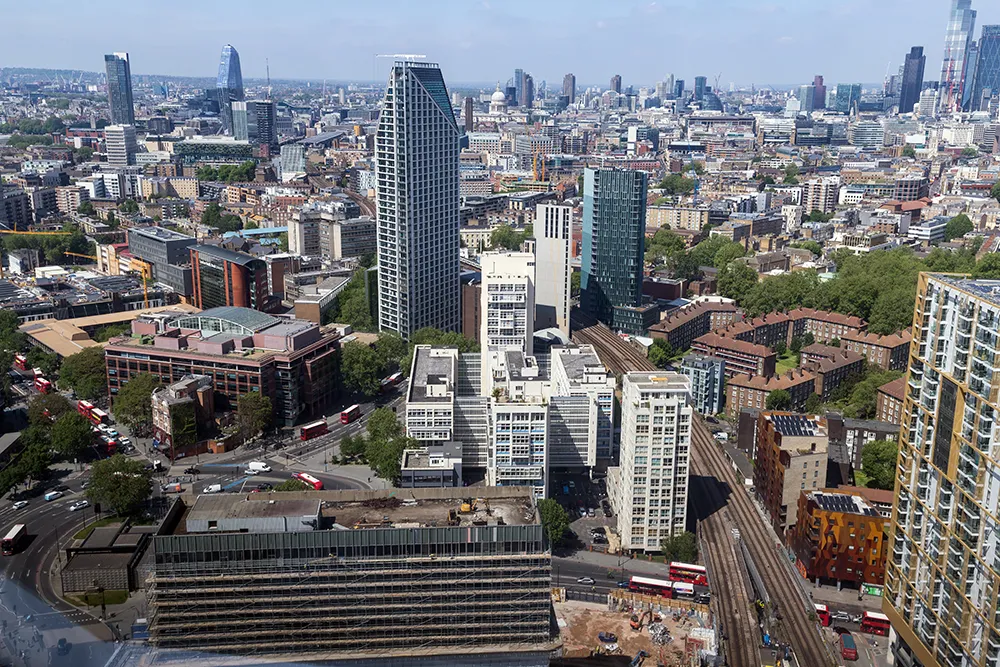 Photo showing: General view of the northern side of Elephant and Castle, featuring Metro Central Height, Skipton House, Five Fifty One, and Hannibal House