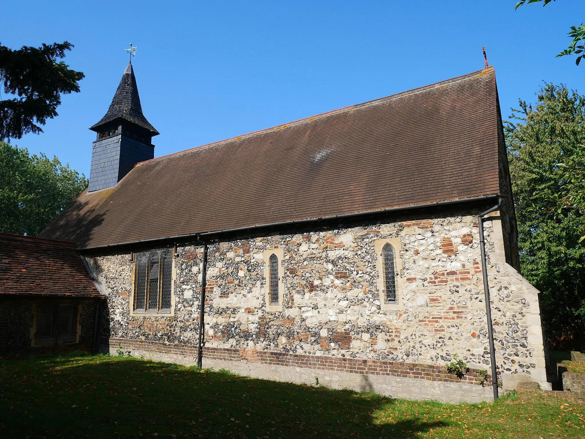 Photo showing: The southern face of the Greek Orthodox Church of Christ the Saviour, Welling.