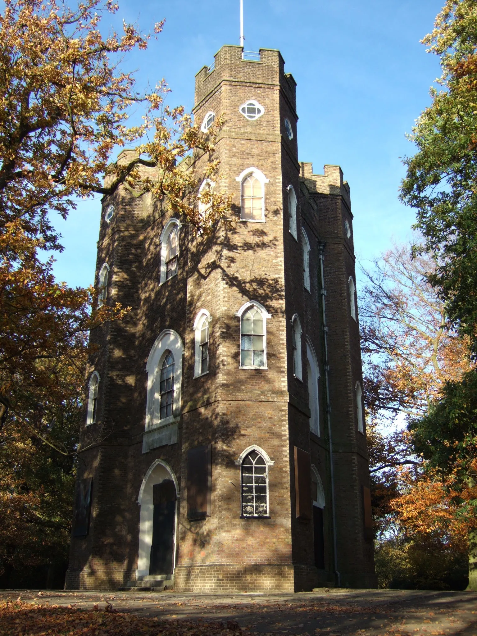 Photo showing: Severndroog Castle, Oxleas Wood, London.