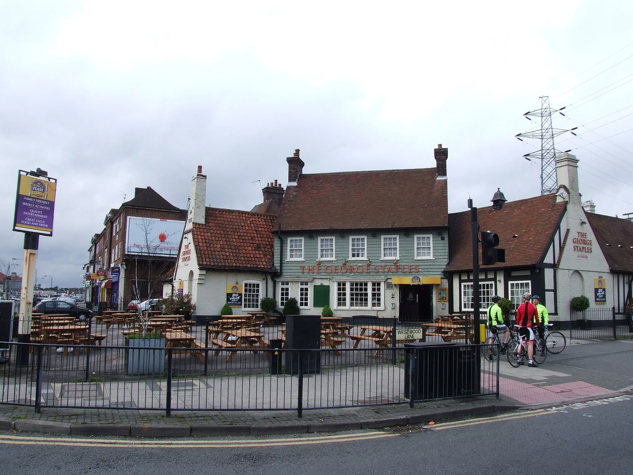 Photo showing: The George Staples, Blackfen