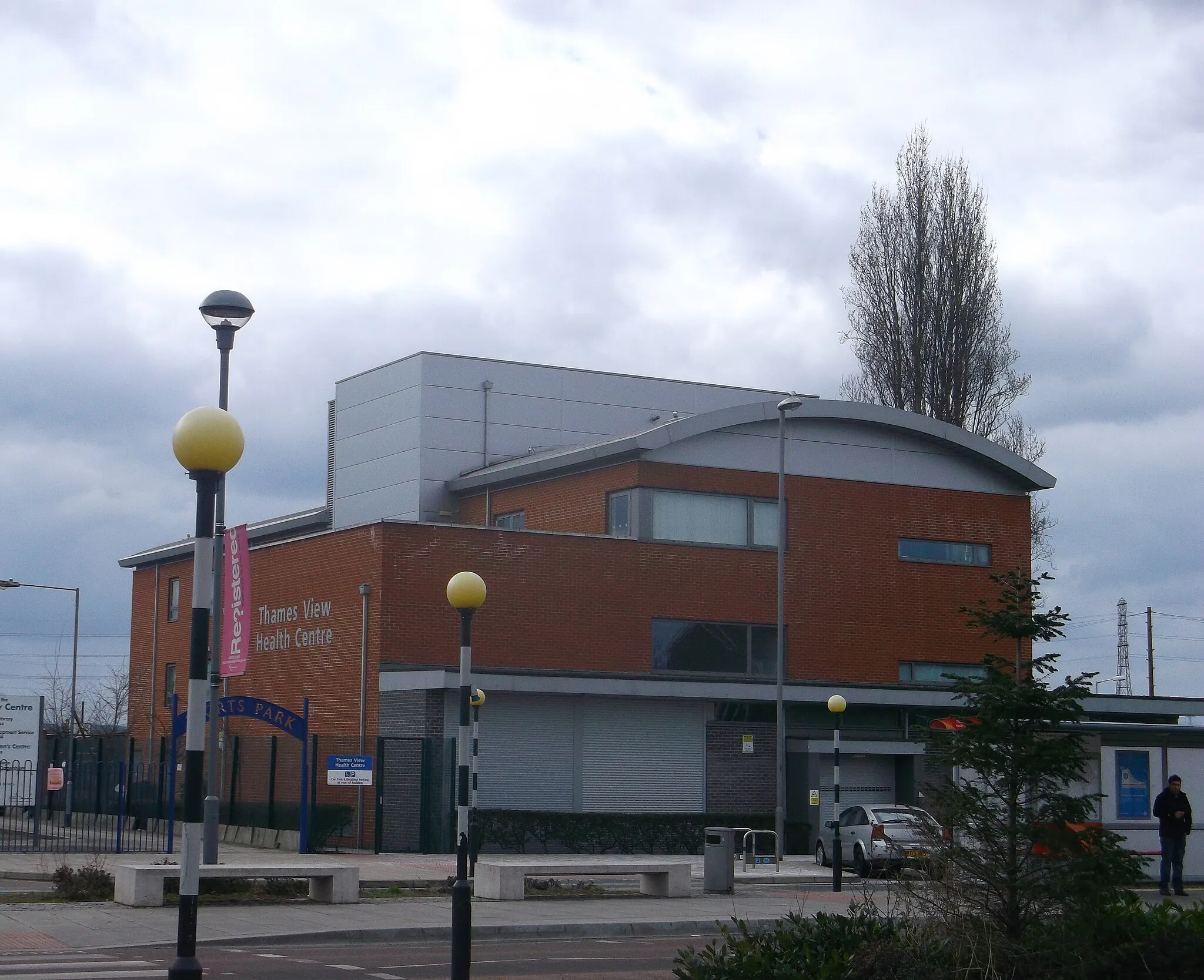 Photo showing: Thames View Health Centre, Barking
