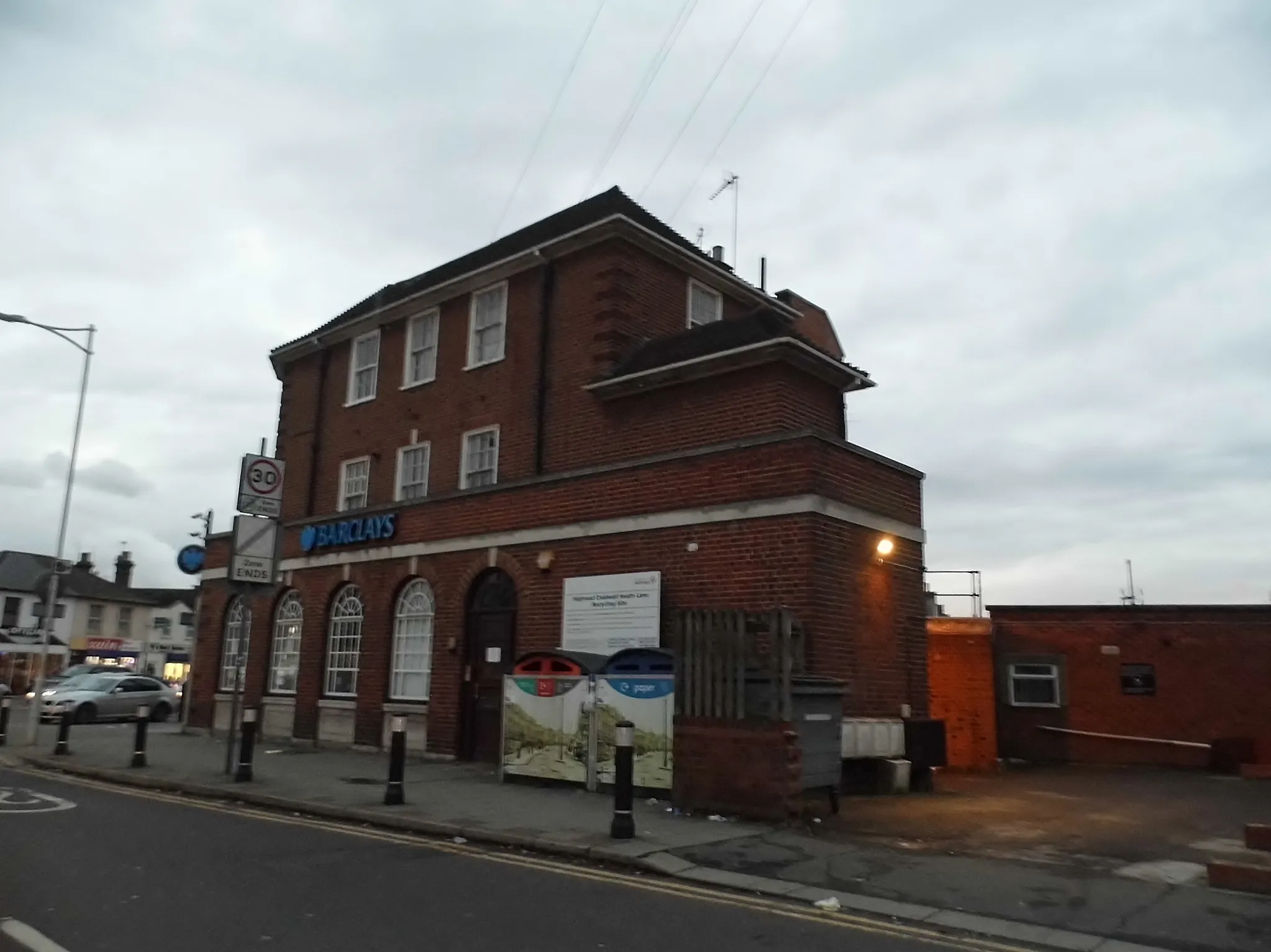 Photo showing: Barclays Bank on the corner of Chadwell Heath Lane