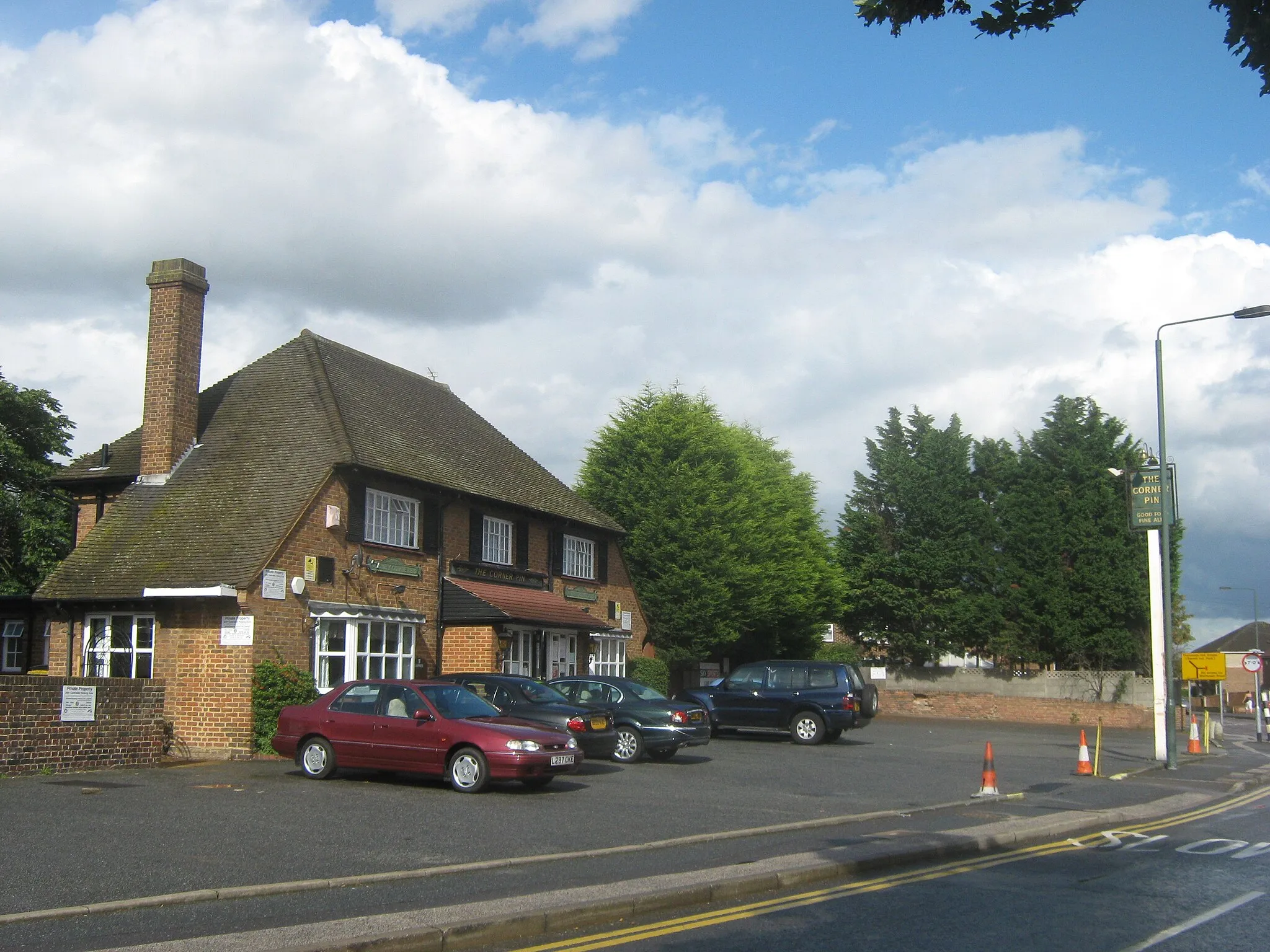 Photo showing: The Corner Pin Public House, Slade Green