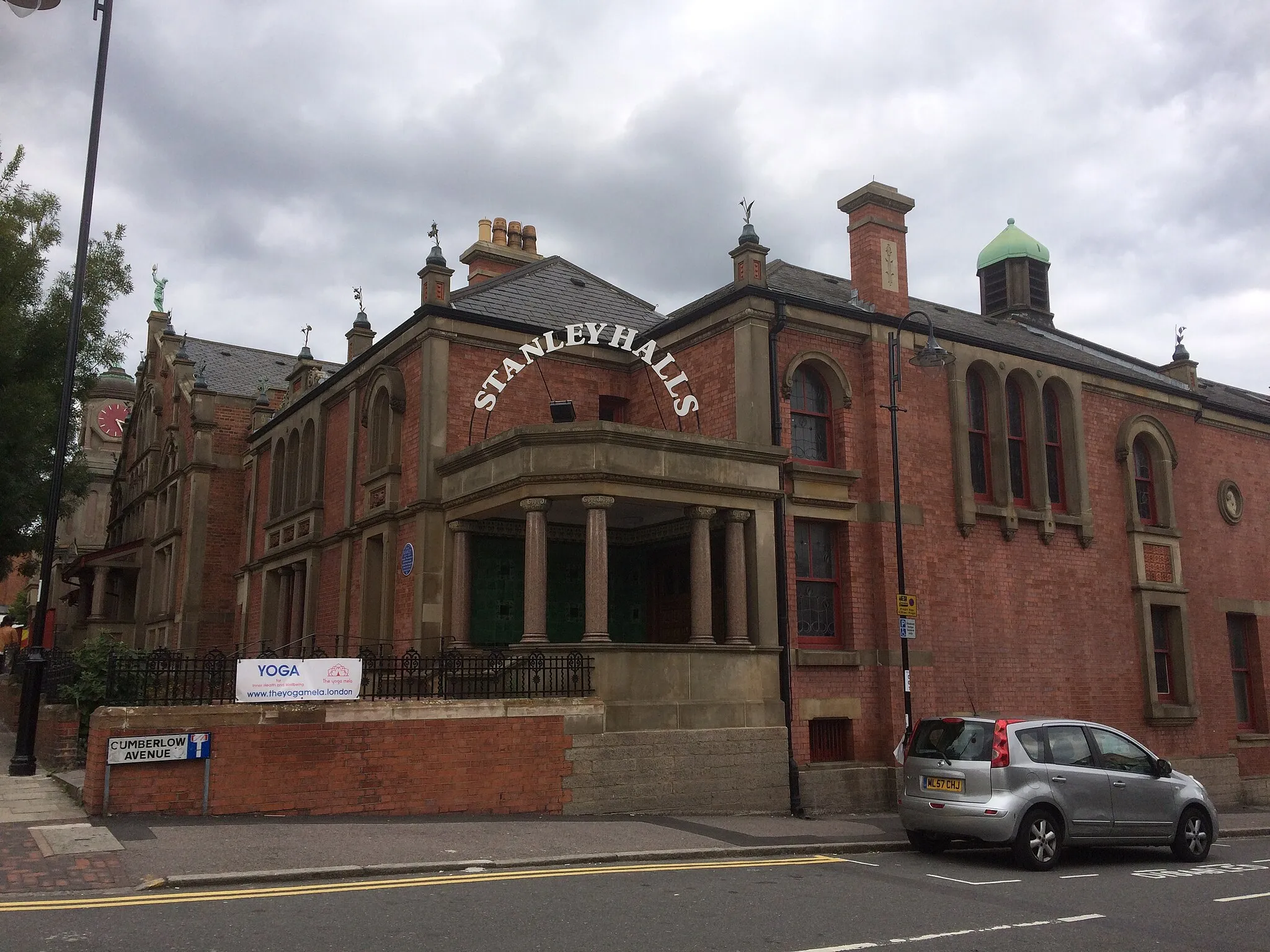 Photo showing: Stanley Halls, South Norwood