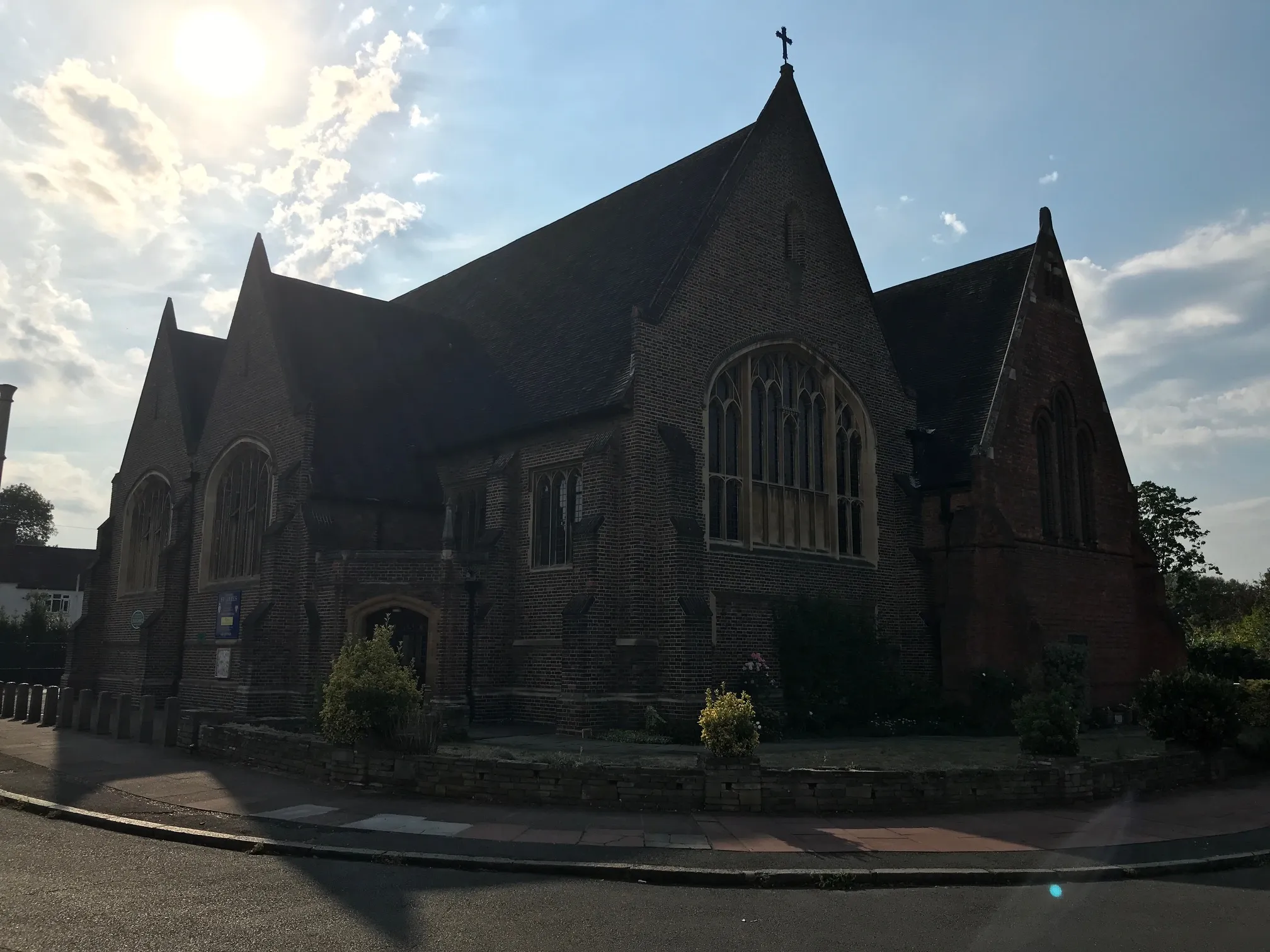 Photo showing: St James Church, Elmers End
