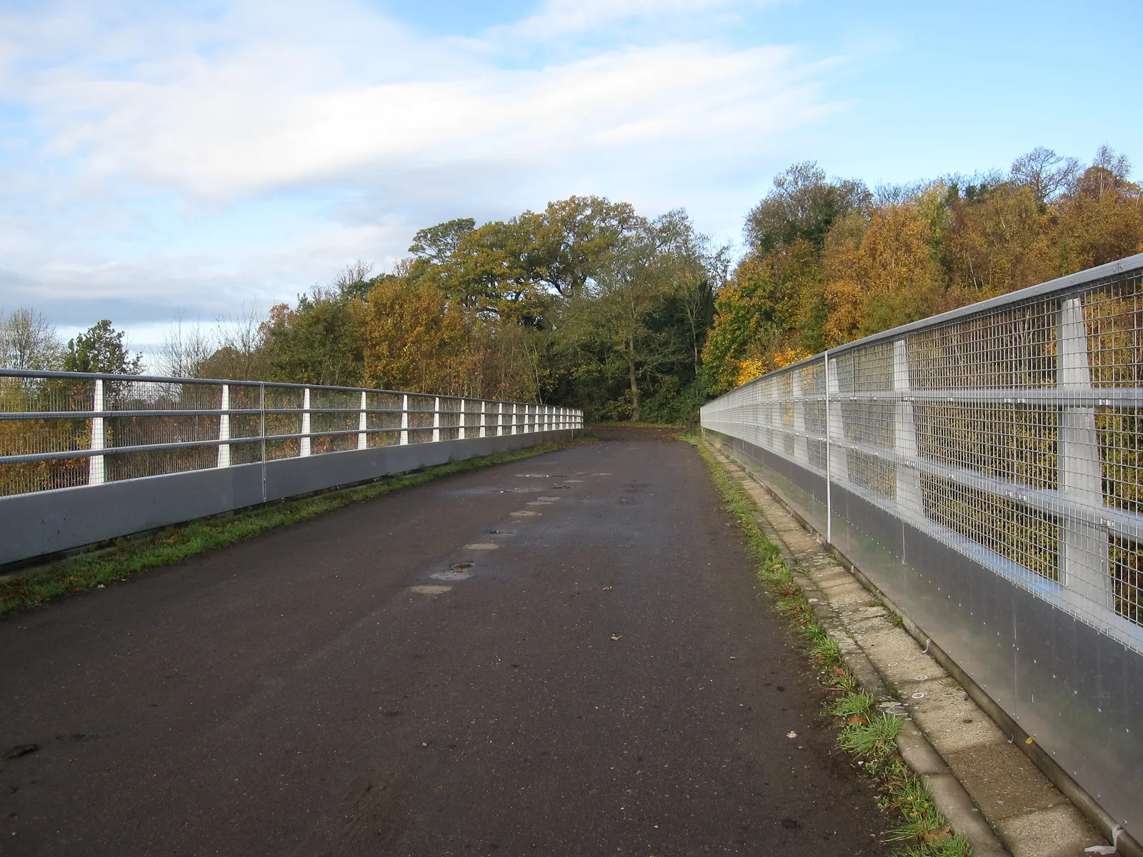 Photo showing: A3 bridge