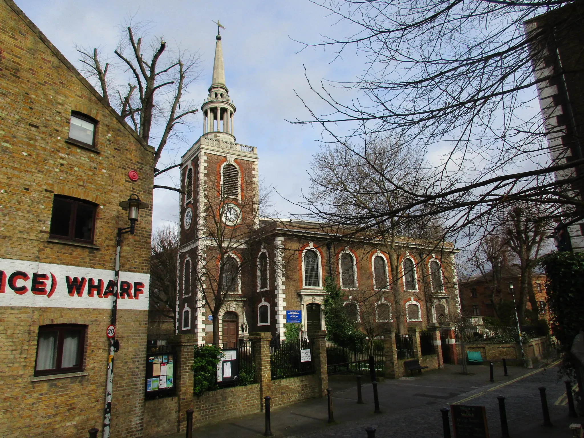 Photo showing: St. Mary's Church, Rotherhithe in February
