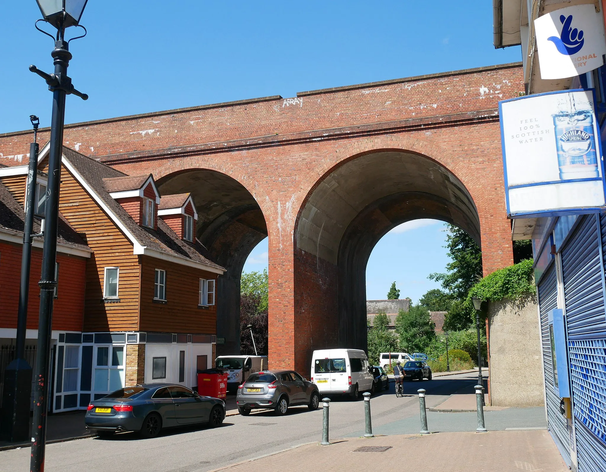 Photo showing: The railway arches that run through St Mary Cray in the London Borough of Bromley, as seen from the southern side.