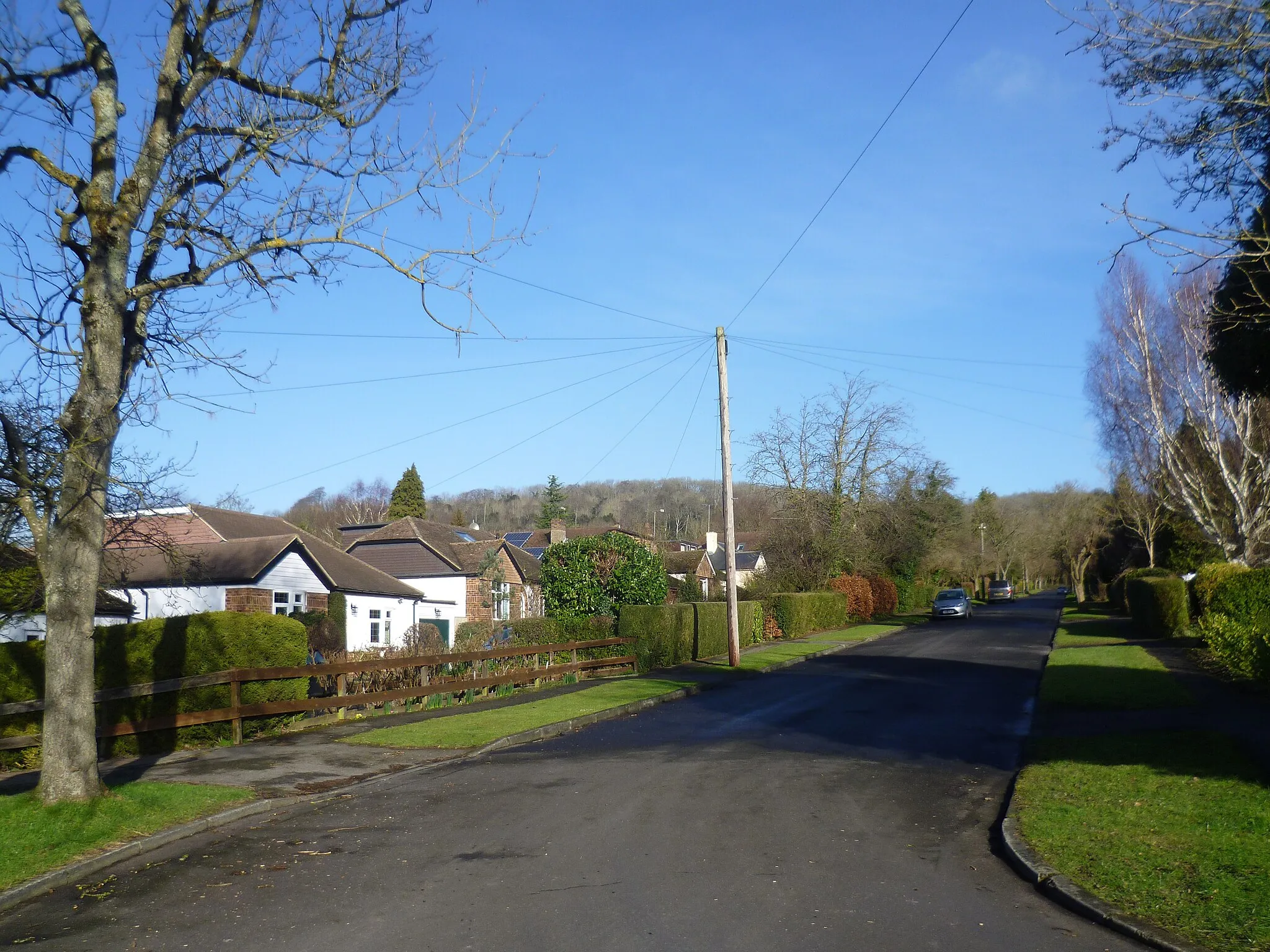 Photo showing: Beechy Lees Road