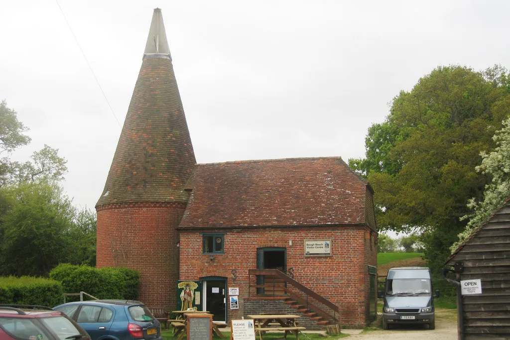 Photo showing: Bough Beech Oast, Winkhurst Green, Ide Hill, Kent