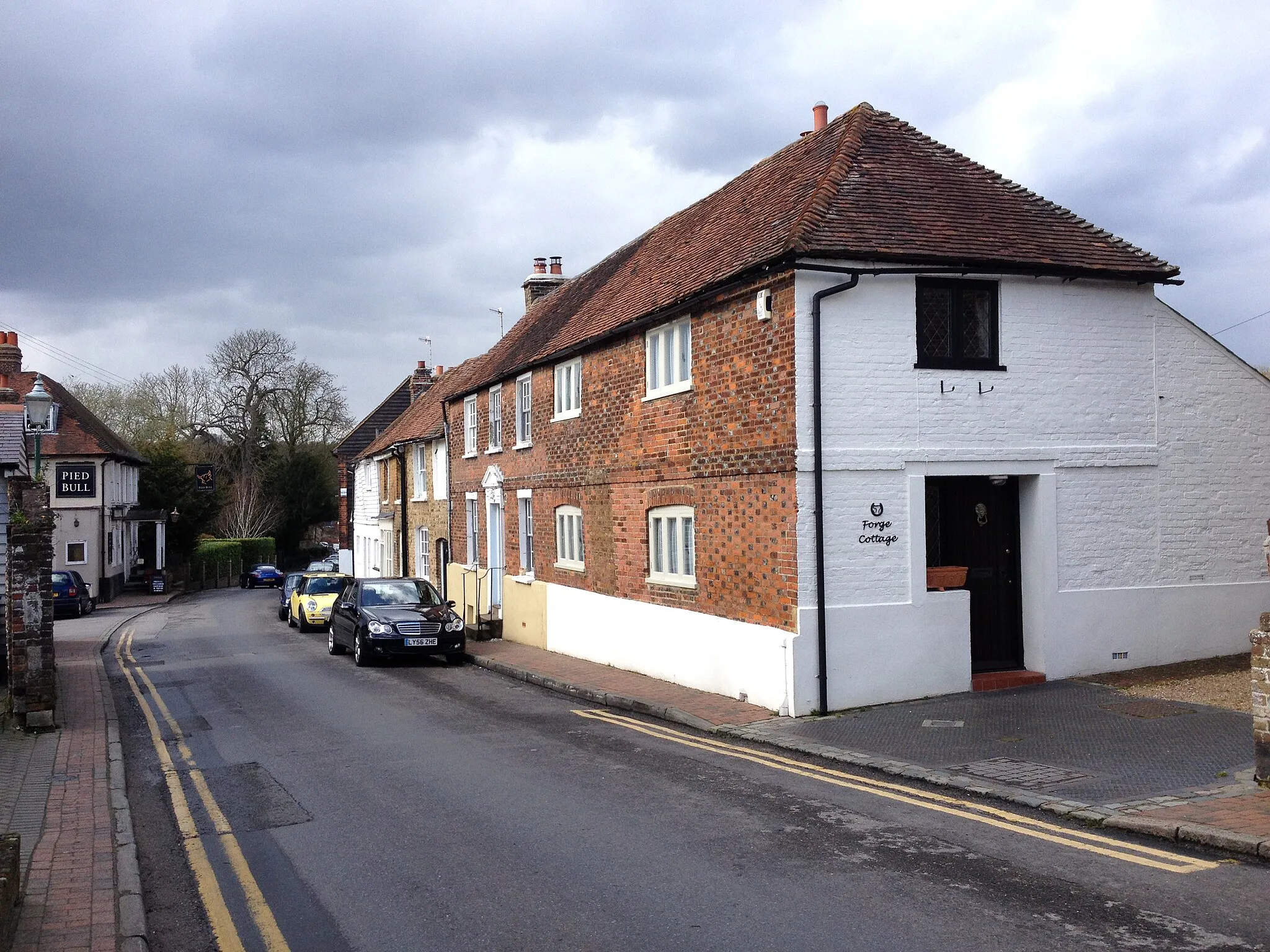 Photo showing: High Street, Farningham