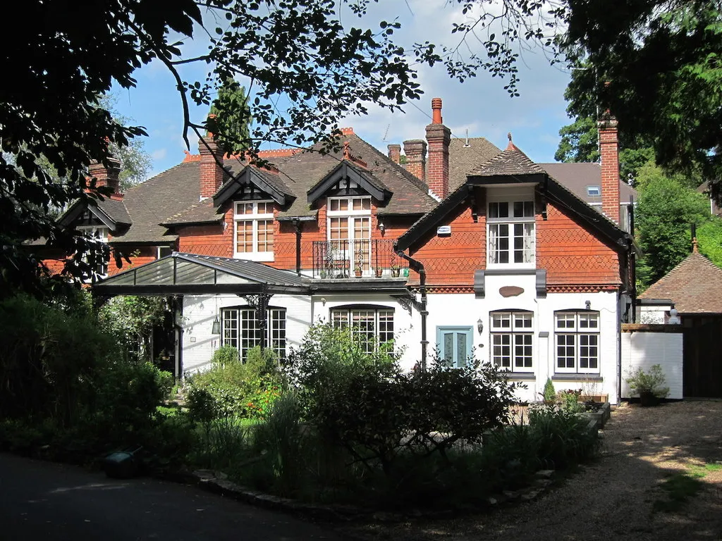 Photo showing: 26-30, Manor Park