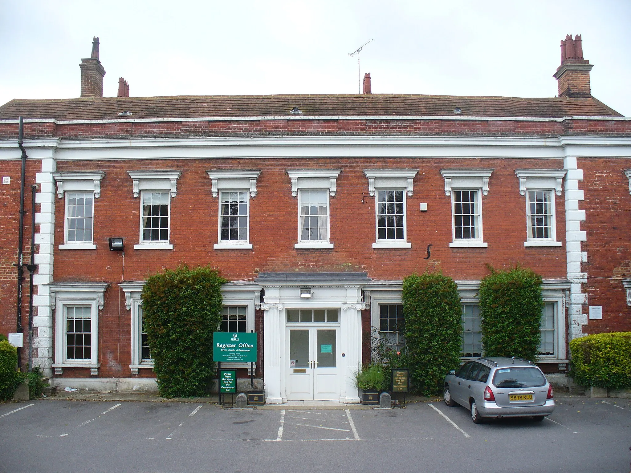 Photo showing: The Mansion, Leatherhead