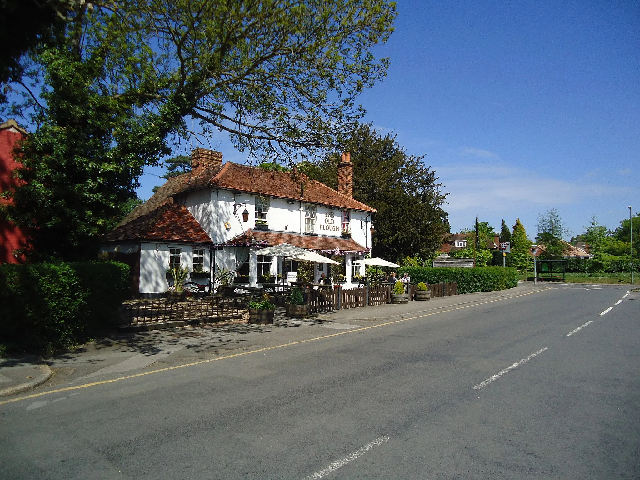 Photo showing: The Old Plough public house, Stoke D'abernon