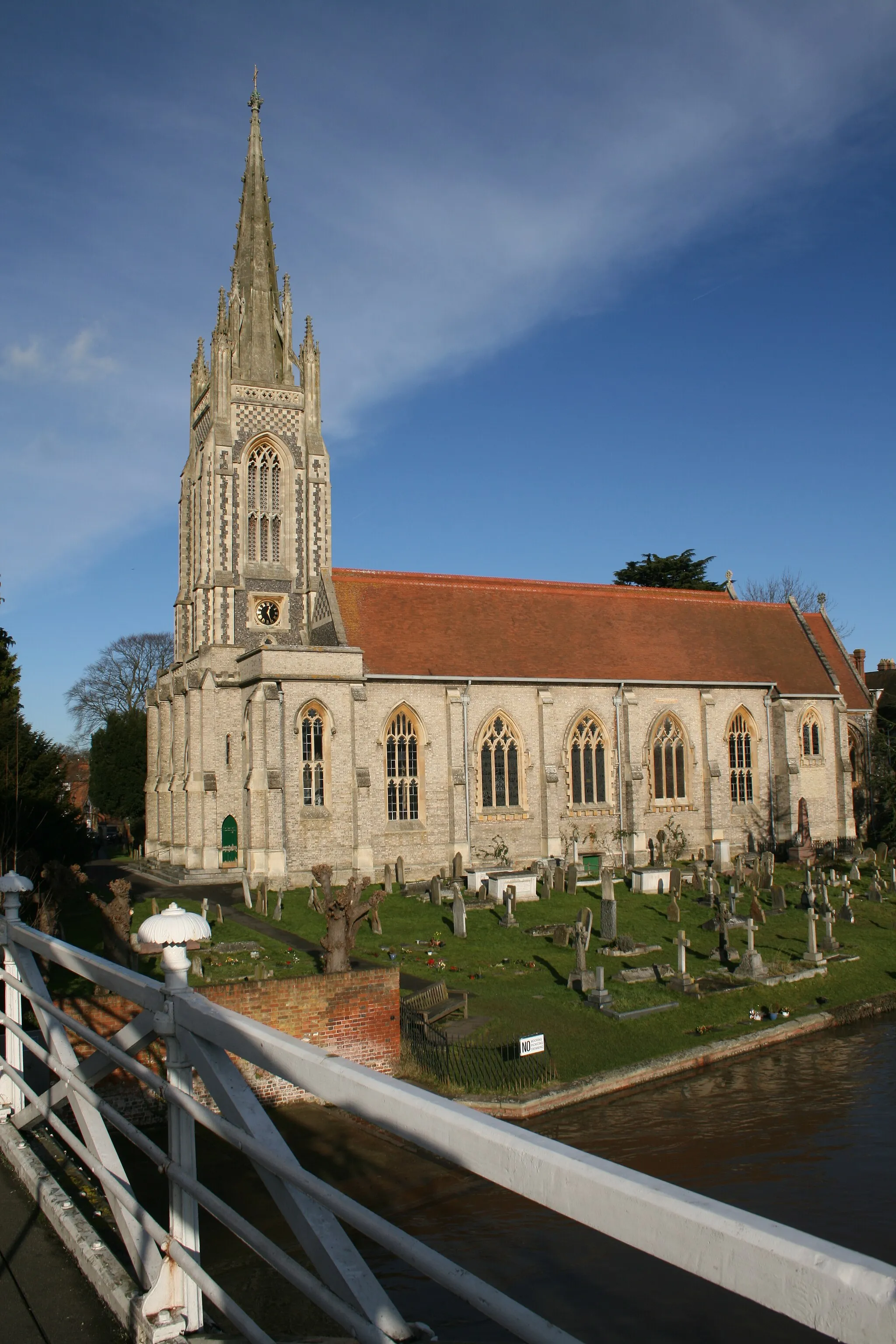 Photo showing: All Saints' parish church, Marlow, viewed from Marlow Bridge