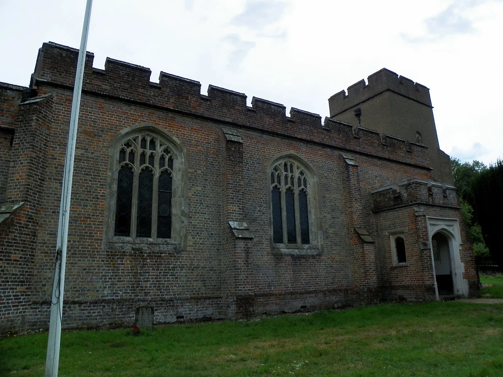 Photo showing: St Lawrence's Church, Nettleden, Hertfordshire (Grade II*), 27 July 2014. Originally a Chapel of Ease to Pitstone church (Bucks), this has been a Parish Church since 1895.

To see my collections, go here.