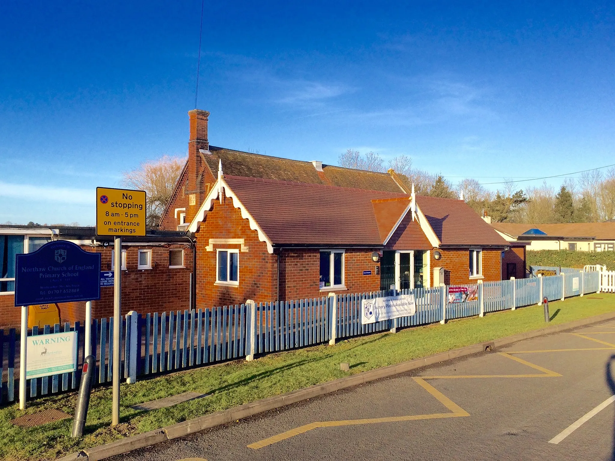 Photo showing: Northaw Church of England Primary School, Hertfordshire, England