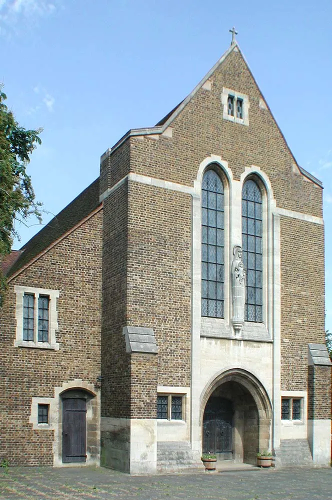 Photo showing: St Mary, Kenton Road, Harrow