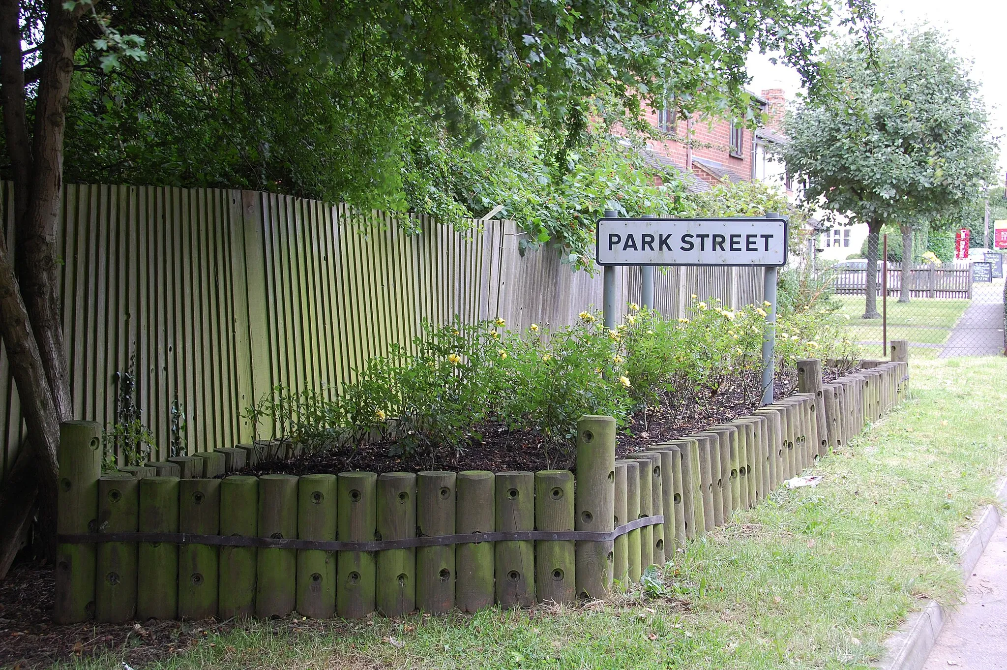 Photo showing: Now entering Park Street